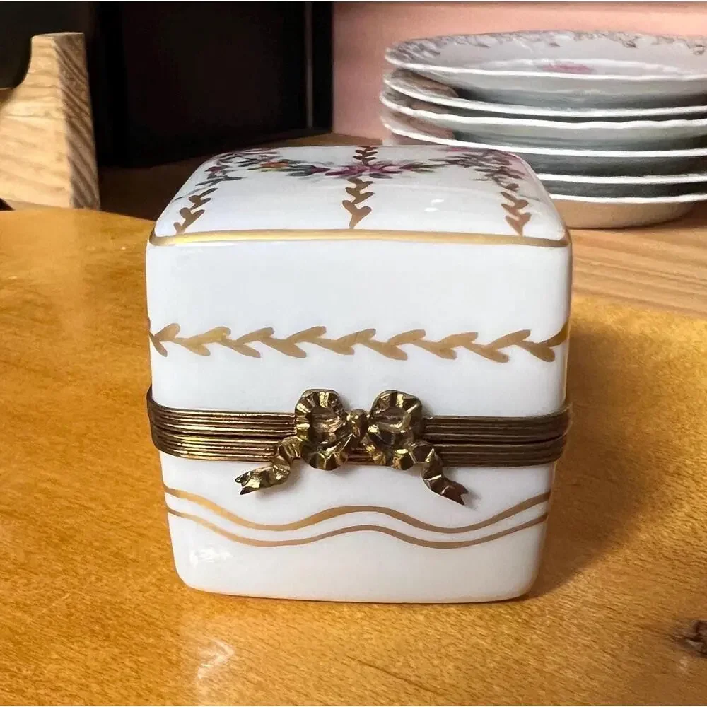 Rare Vintage Harrods London Exclusive Limoges Porcelain Box